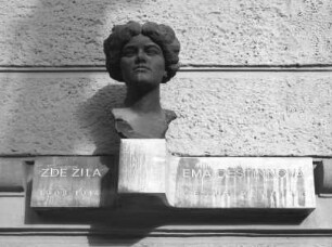 Denkmal für die Opernsängerin Ema Destinová (1878-1930)