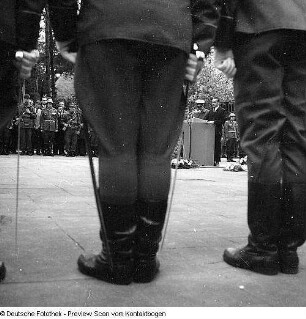 Überführung der Urne des polnischen Generals nach Warschau