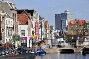 Leiden - Geschäftsstraße : Blick in eine Geschäftsstraße der Neustadt, aufgenommen am 6. April 2010 in Leiden