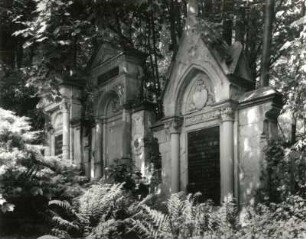 Schwarzenberg. Friedhof. Wandgrabmale der Familie Kunstmann und Schelle. Sandstein (um 1895)