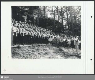 Bergsingen des Bergsteigerchores und "Berglied Sofia" mit Intrumentalgruppe des Bergsteigerchores und Akkordeonspieler aus Sofia : Dirigent: Werner Matschke