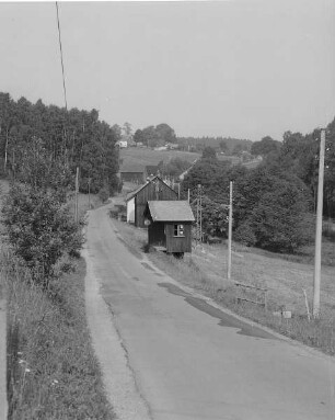 Gettengrün, Bushaltestelle mit Wartehaus