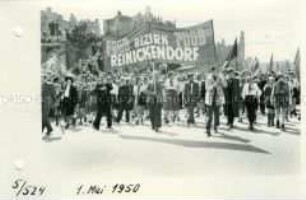 West-Berliner auf der Berliner Maidemonstration 1950