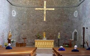 Frankreich. Bretagne. Morbihan. Auray. La Chartreuse d Auray. Klosterkirche innen