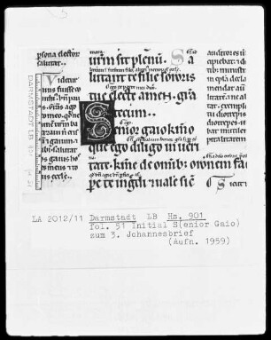Epistulae canonicae et actus apostolorum cum glossia ordinaria — Initiale S(enior Gaio), Folio 51recto