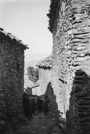 Dorfansicht : Blick durch die Gassen At Hicems.