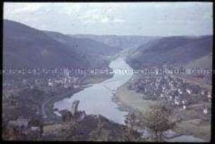 Blick auf die Orte Bullay und Alf an der Mosel