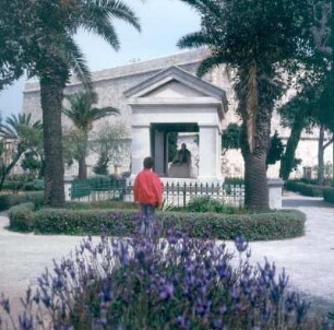 Malta. Valletta. Mausoleum im Hastings Garten auf der St. John's Bastion