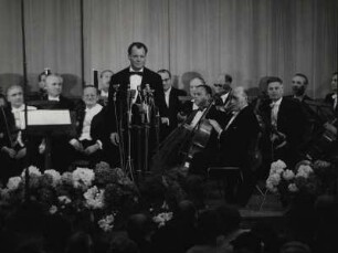 Filmfestspiele. Der Regierende Bürgermeister Willy Brandt bei der Ansprache.
