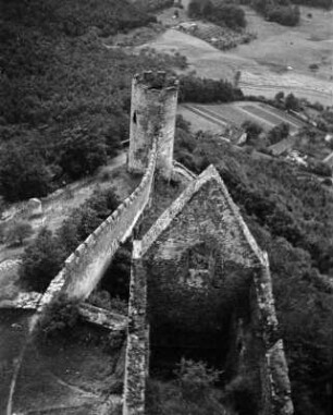 Burg Bösig : Bösig (Bezdez/Tschechien). Burg Bösig (Burg Bezdez). Blick auf Bergfried und Mauer
