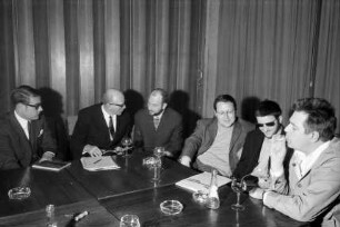 Freiburg: Haus der Jugend; Internationaler Jugendfilmkongress, Pressekonferenz, leitende Personen