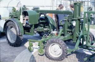Fotografie: Traktor, Traktorkonzept, Geräteträger, Zwischenachsanbau, Frontanbau