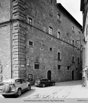 Piazza Signorelli, Cortona