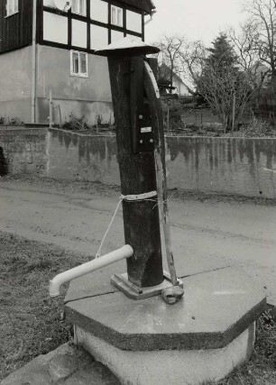 Dresden, Malschendorf, Kr. Dresden-Land, Handschwengelpumpe