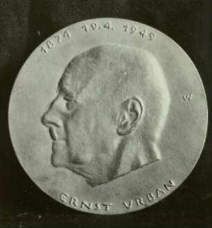 Plakette für Ernst Urban zum 75. Geburtstag am 19. April 1949