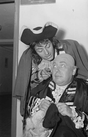 Szenenbilder aus der Oper "Madame Pompadour" von Leo Fall (Uraufführung: 1922.09.09) am Metropol-Theater Berlin, 1951 : Rollenporträts