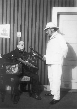 Der Bibliothekar. Schwank in vier Akten von Gustav von Moser. Staatsschauspiel Dresden, Premiere 18.04.1931 : Erich Ponto als Bibliothekar Robert und Walther Kottenkamp als Macdonald