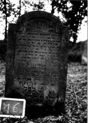Grabstein 16 [Nir S. 39 Nr. 2.09]