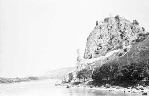 Theben: Blick auf Burg, von rückwärts