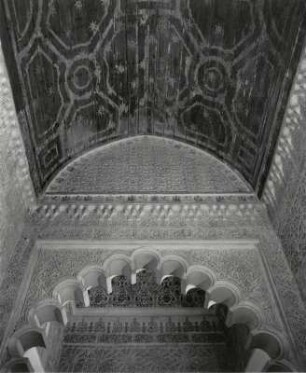 Holzgeschnitzte Decke im Alcazar in Sevilla