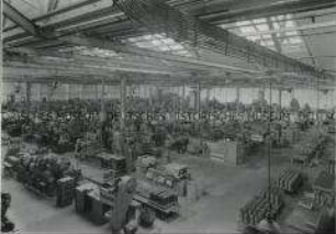 Maschinenfabrik des Kraftfahrzeugunternehmens Daimler Benz in Berlin-Marienfelde