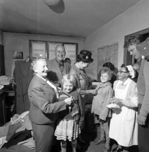 Hilfsaktion des Deutschen Roten Kreuzes für 50 Flüchtlinge aus Ostdeutschland.