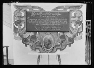 Inschrifttafel unter dem Bildnis Willekins