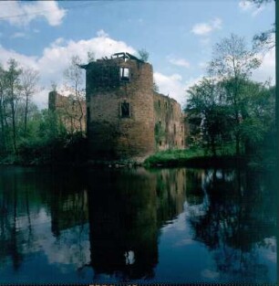 Neuensalz-Mechelgrün. Wasserschloß Mechelgrün (12. Jh., Umbau 1728). Ansicht von Südwest