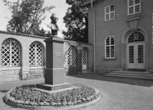 Büstendenkmal für Gotthold Ephraim Lessing