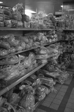 Brotverkauf in Karlsruher Lebensmittelgeschäften