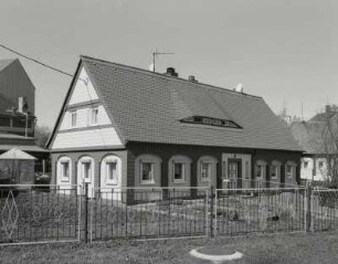 Neugersdorf, Wohnhaus : Neugersdorf (Kreis Löbau-Zittau), Wohnhaus, Karl-Liebknecht-Straße 28, um 1850, Straßenansicht