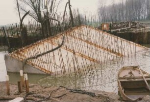 Einschwimmen des neuen Fuhse-Dükers/Mittellandkanal