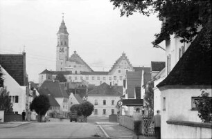 Babenhausen: Schloss und Kirche [von Pragher falsch beschriftet]