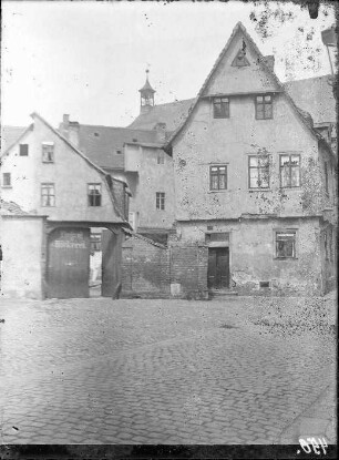 Brunoswarte - Westseite an der Moritzkirche. linke Bildseite: Hintereingang von An der Moritzkirche Nr.4 (Bäckerei). rechte Bildseite: Brunos Warte 20
