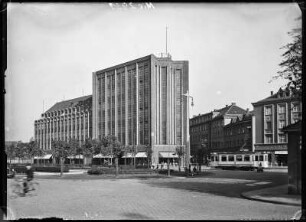 Oberhausen. Bert-Brecht-Haus, Langemarkstraße/Paul-Reusch-Straße. Straßenbild