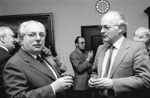 Freiburg: Regierungspräsidium; Badische Biographien; Buchvorstellung; Prof. Helmut Siebler (Musikwissenschaft), Dr. phil. Clemens Siebler (Geologe)