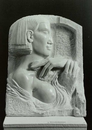 Frau mit Münze