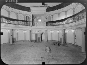 Putbus, Markt 13. Theater (Theater Vorpommern, 1819-1821; W. Steinbach). Zuschauerraum