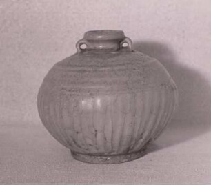 Kugelige Vase