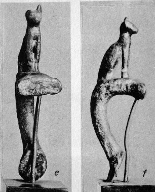 Ägyptischer Gefäßhenkel mit einer Katze oben darauf