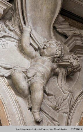 Putti mit Krone und Kartusche