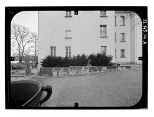 Berlin-Köpenick. Schloß (1677-1681; R. v. Langerfeld). Hofansicht (Teilansicht)