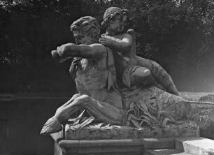 Triton mit Putto