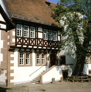 Steinau. Ehemaliges Amtsgebäude (Brüder Grimm-Haus). Blick auf die Eingangsfront