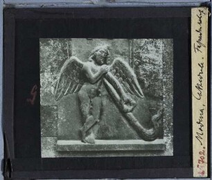 Modena, Dom : Fassadenrelief (Detail: Engel)