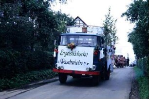 Festumzug, LKW mit Engelsbächsche Waschwieber