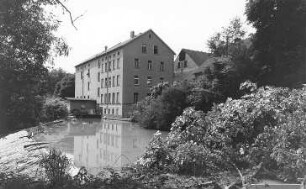 Weißenberg. Obermühle, Ansicht über das Wehr