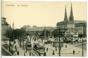 Dresden. Postplatz mit Straßenbahnen, rechts die Türme der Sophienkirche