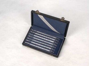 Etui mit 7 Thermometern (verschiedene Skalen)