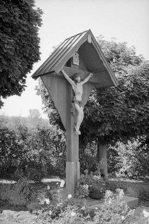 Friedhofskreuz (Friedhofskreuz (Holzkruzifix)); Nüsttal, Sigildisstraße